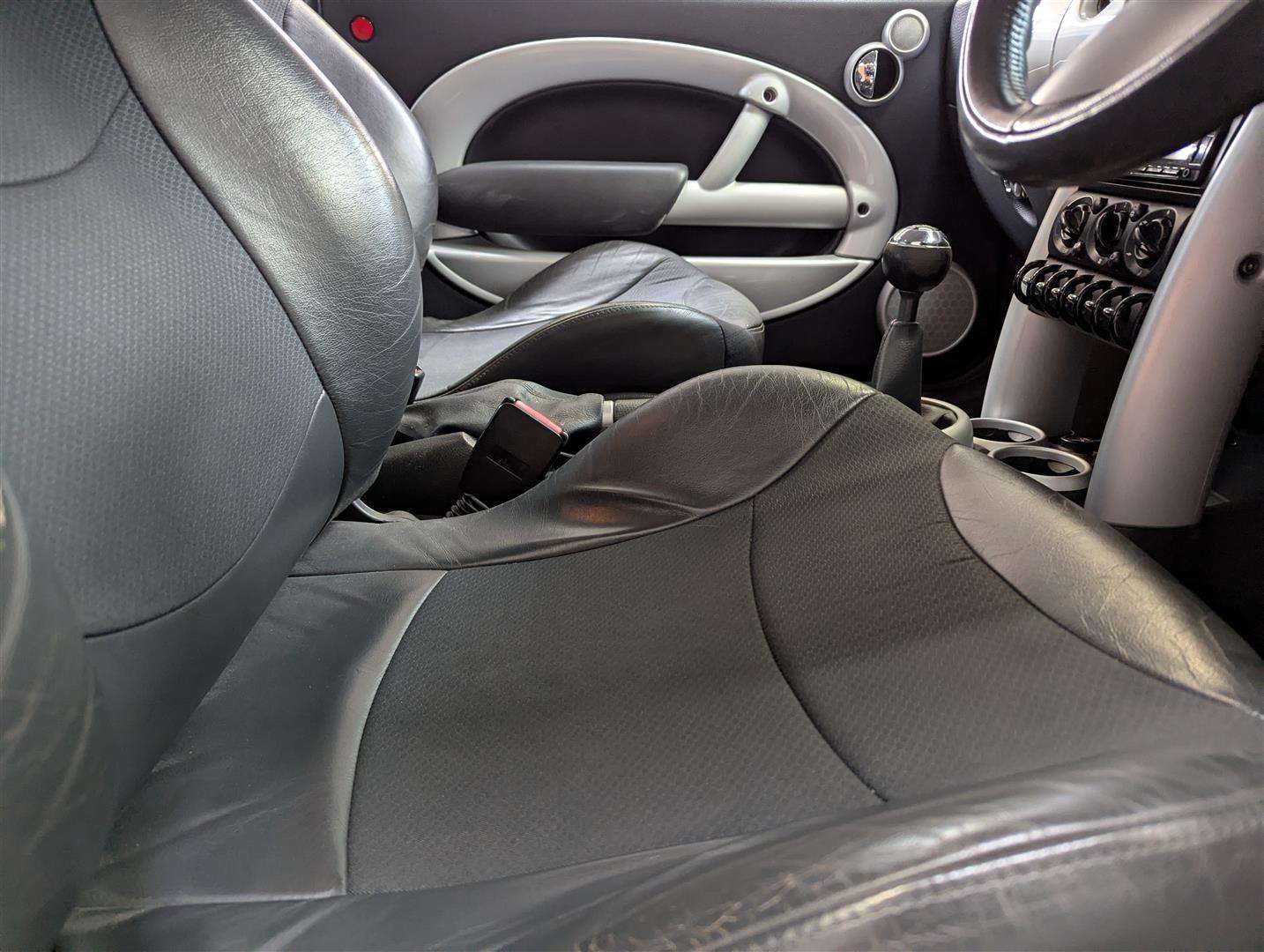<p>2004 MINI MINI COOPER</p>