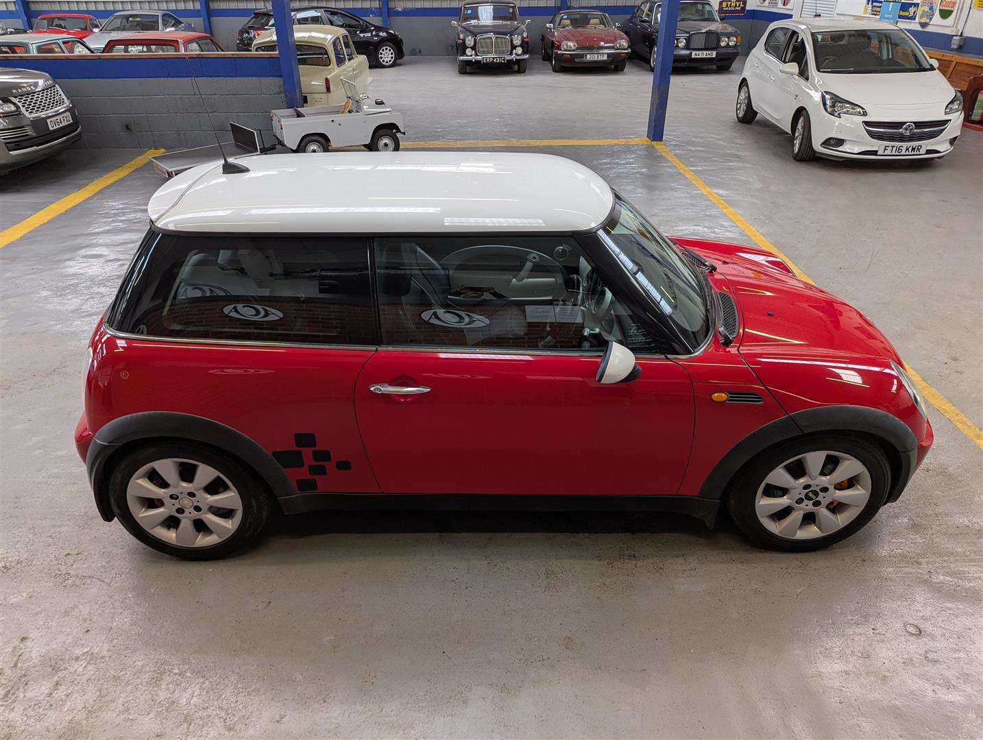 <p>2004 MINI MINI COOPER</p>