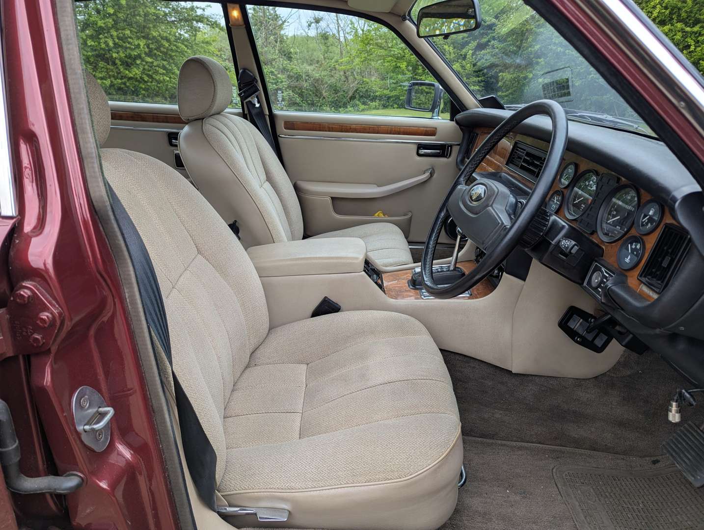 <p>1986 JAGUAR XJ6 3.4 AUTO SERIES III</p>