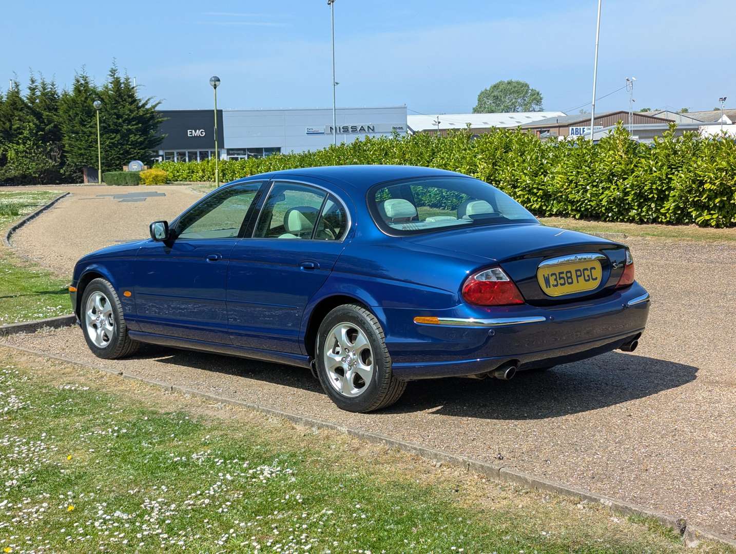 <p>2000 JAGUAR S-TYPE 3.0 SE AUTO</p>