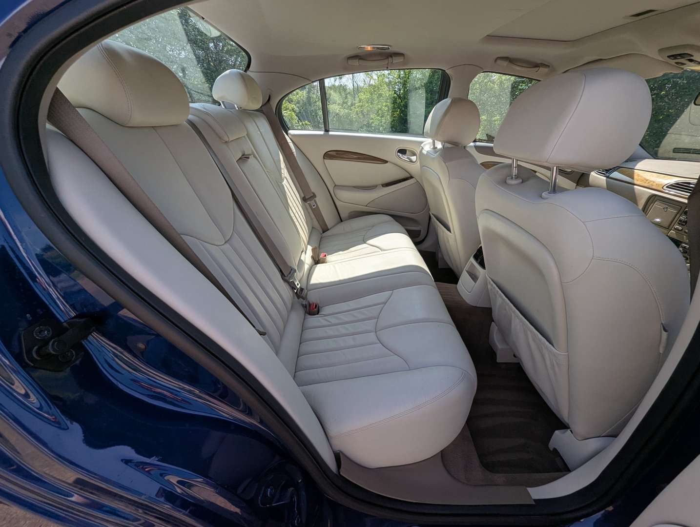 <p>2000 JAGUAR S-TYPE 3.0 SE AUTO</p>