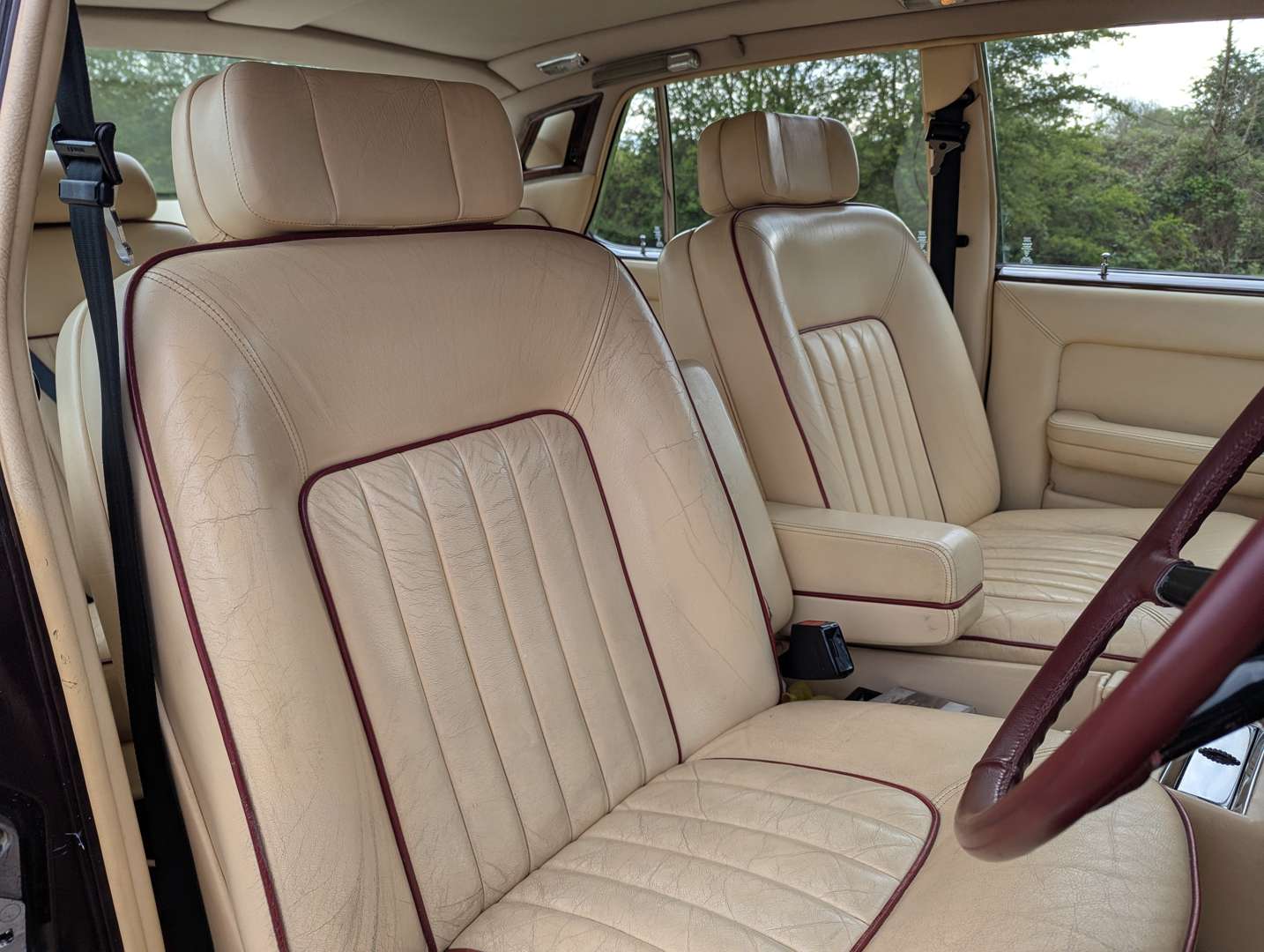 <p>1981 ROLLS ROYCE SILVER SPIRIT</p>