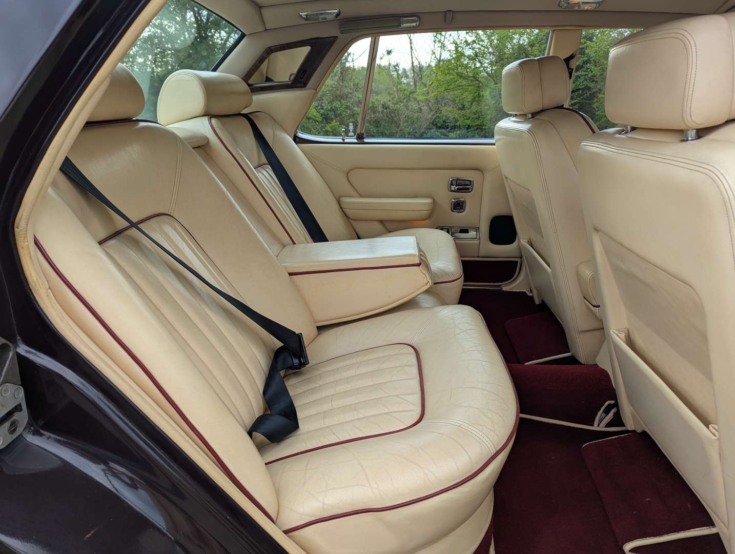 <p>1981 ROLLS ROYCE SILVER SPIRIT</p>