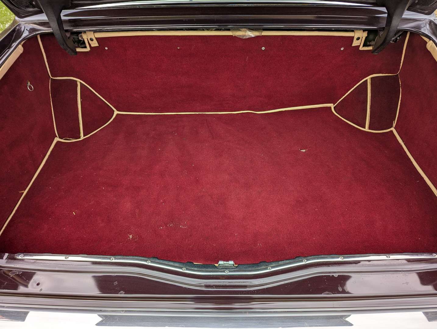 <p>1981 ROLLS ROYCE SILVER SPIRIT</p>