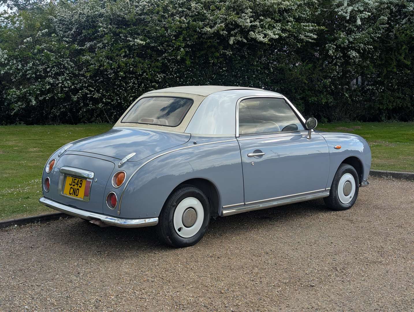 <p>1991 NISSAN FIGARO</p>