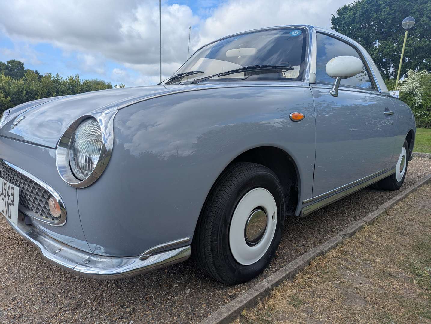 <p>1991 NISSAN FIGARO</p>