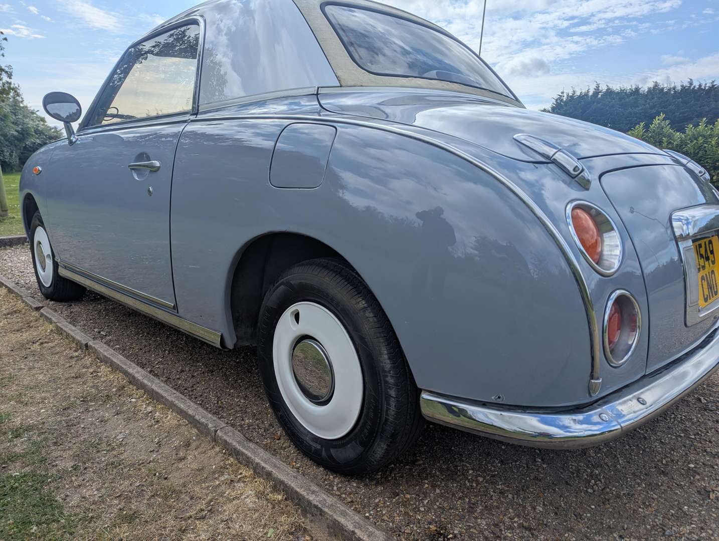 <p>1991 NISSAN FIGARO</p>