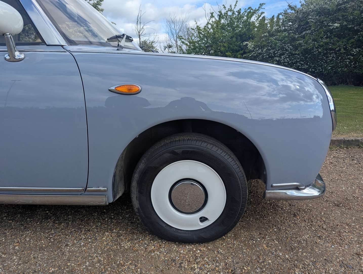 <p>1991 NISSAN FIGARO</p>