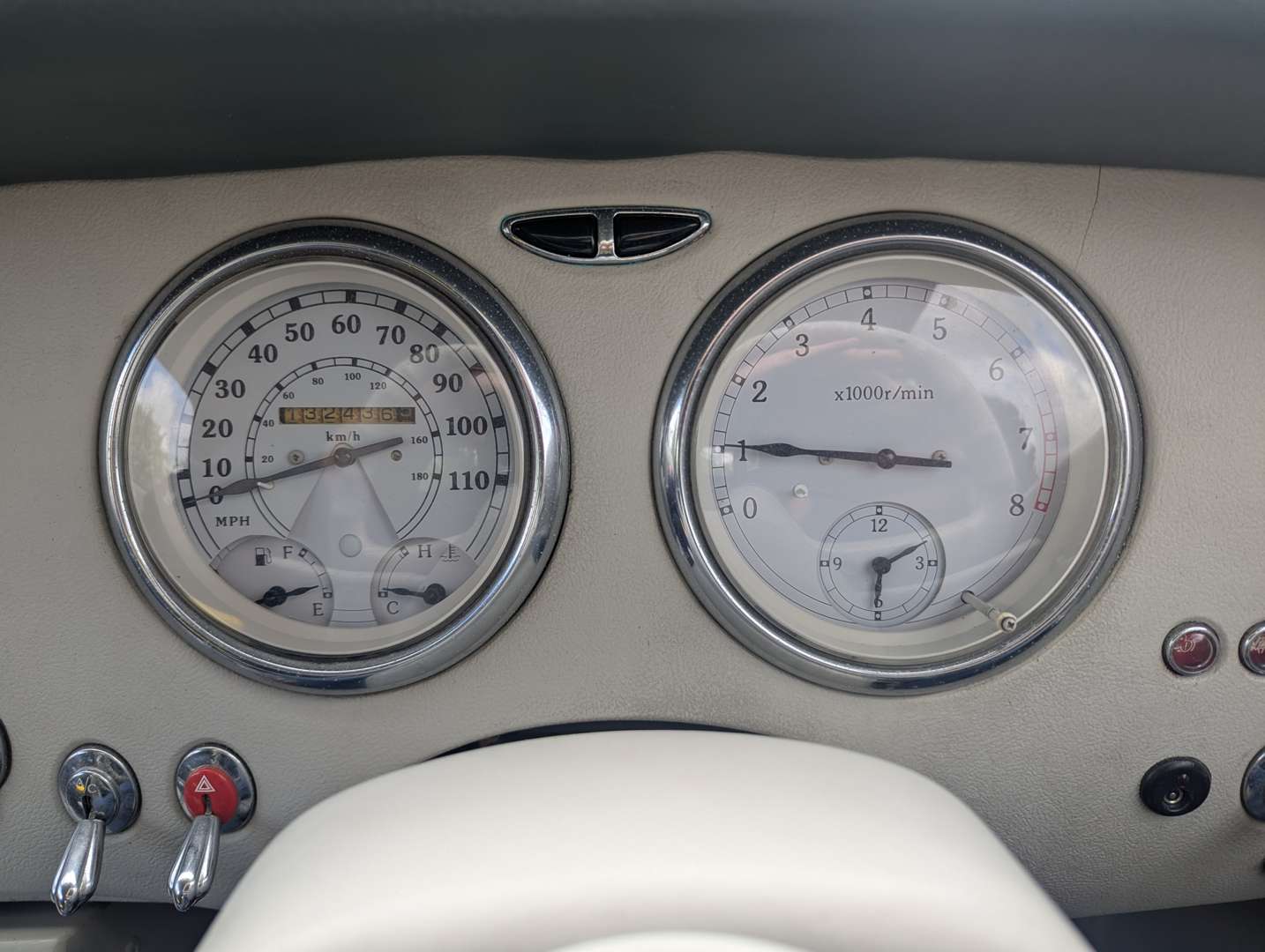 <p>1991 NISSAN FIGARO</p>