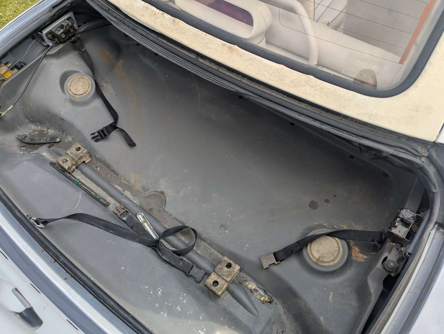 <p>1991 NISSAN FIGARO</p>