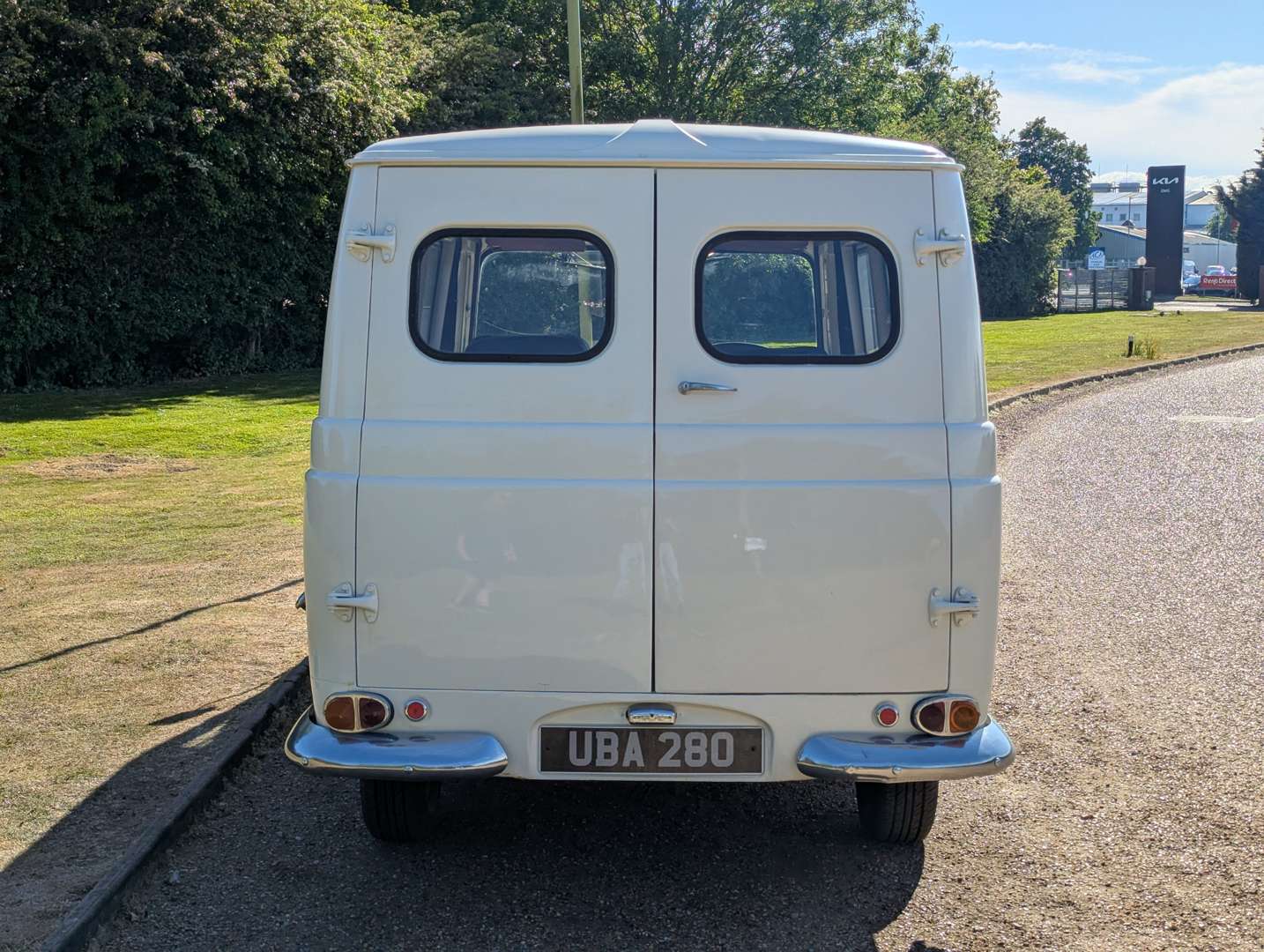 <p>1961 AUSTIN J4 VAN</p>