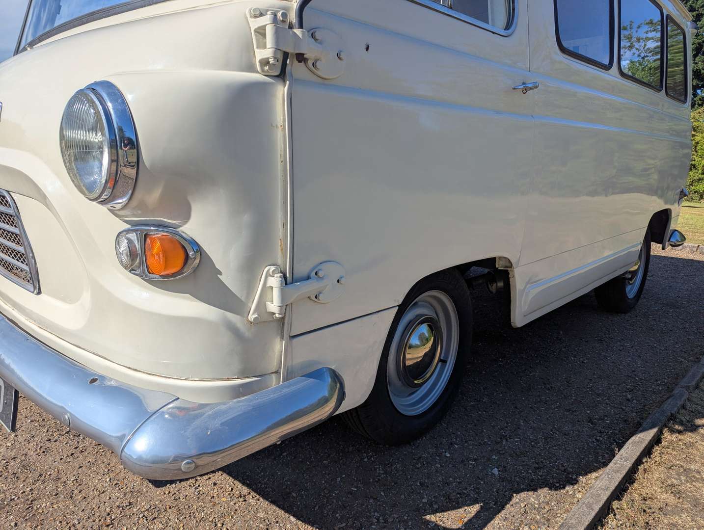 <p>1961 AUSTIN J4 VAN</p>