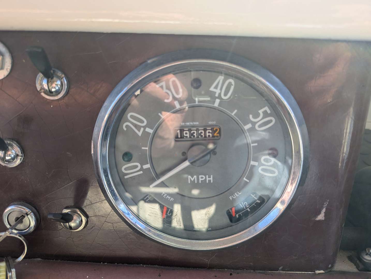 <p>1961 AUSTIN J4 VAN</p>