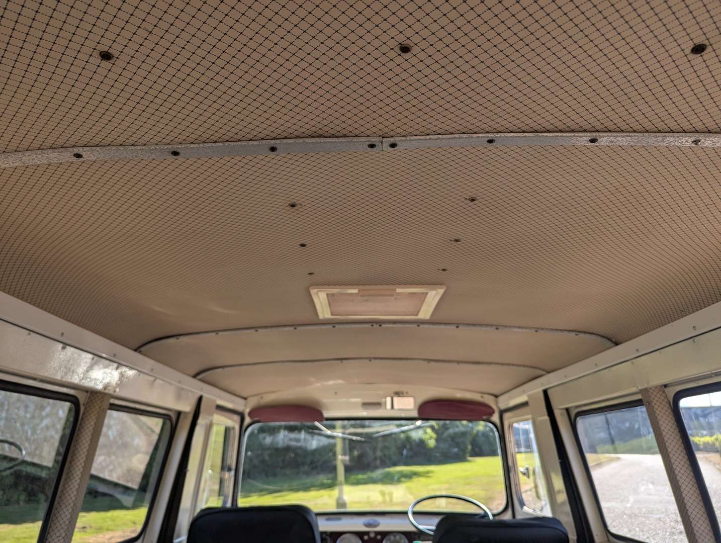 <p>1961 AUSTIN J4 VAN</p>