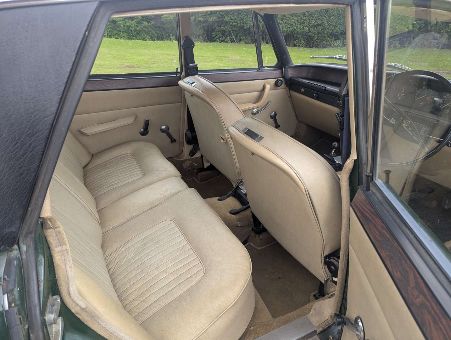<p>1973 ROVER P6B 3500S</p>