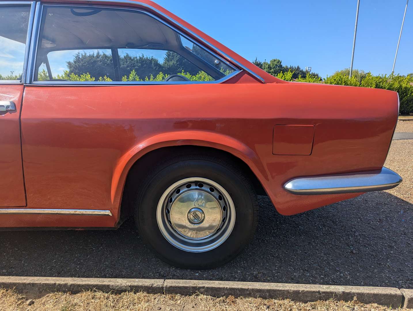 <p>1972 FIAT 124 SPORT</p>