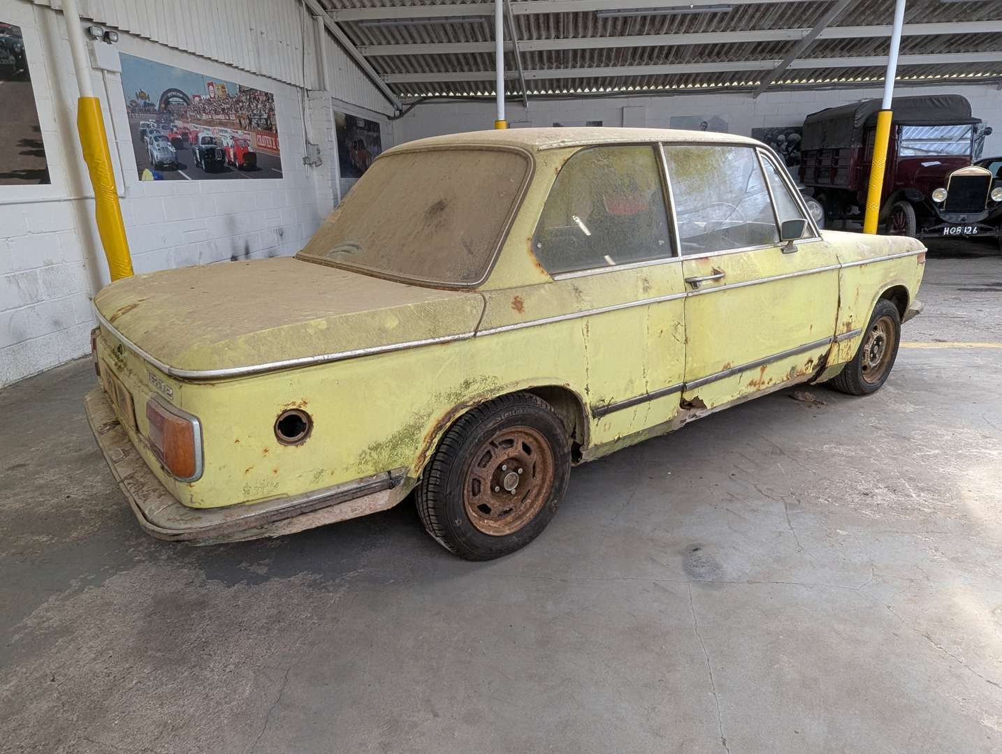 <p>1974 BMW 1602</p>
