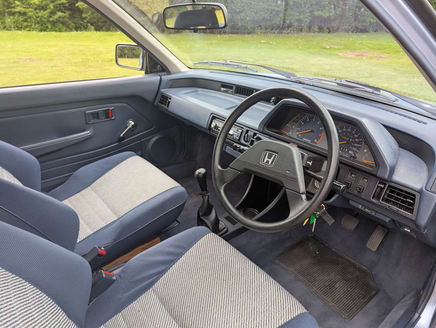 <p>1987 HONDA CIVIC MT</p>