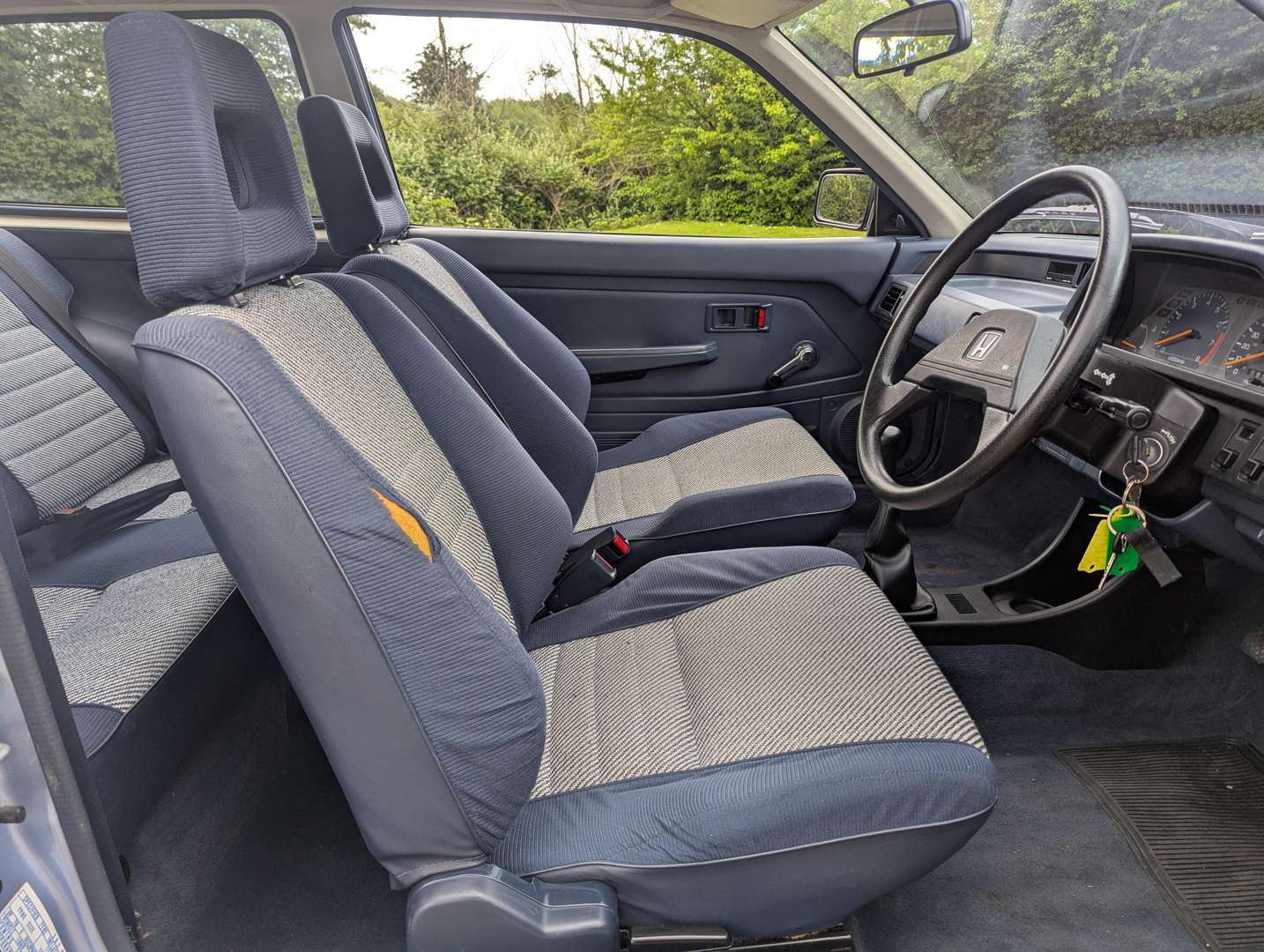 <p>1987 HONDA CIVIC MT</p>