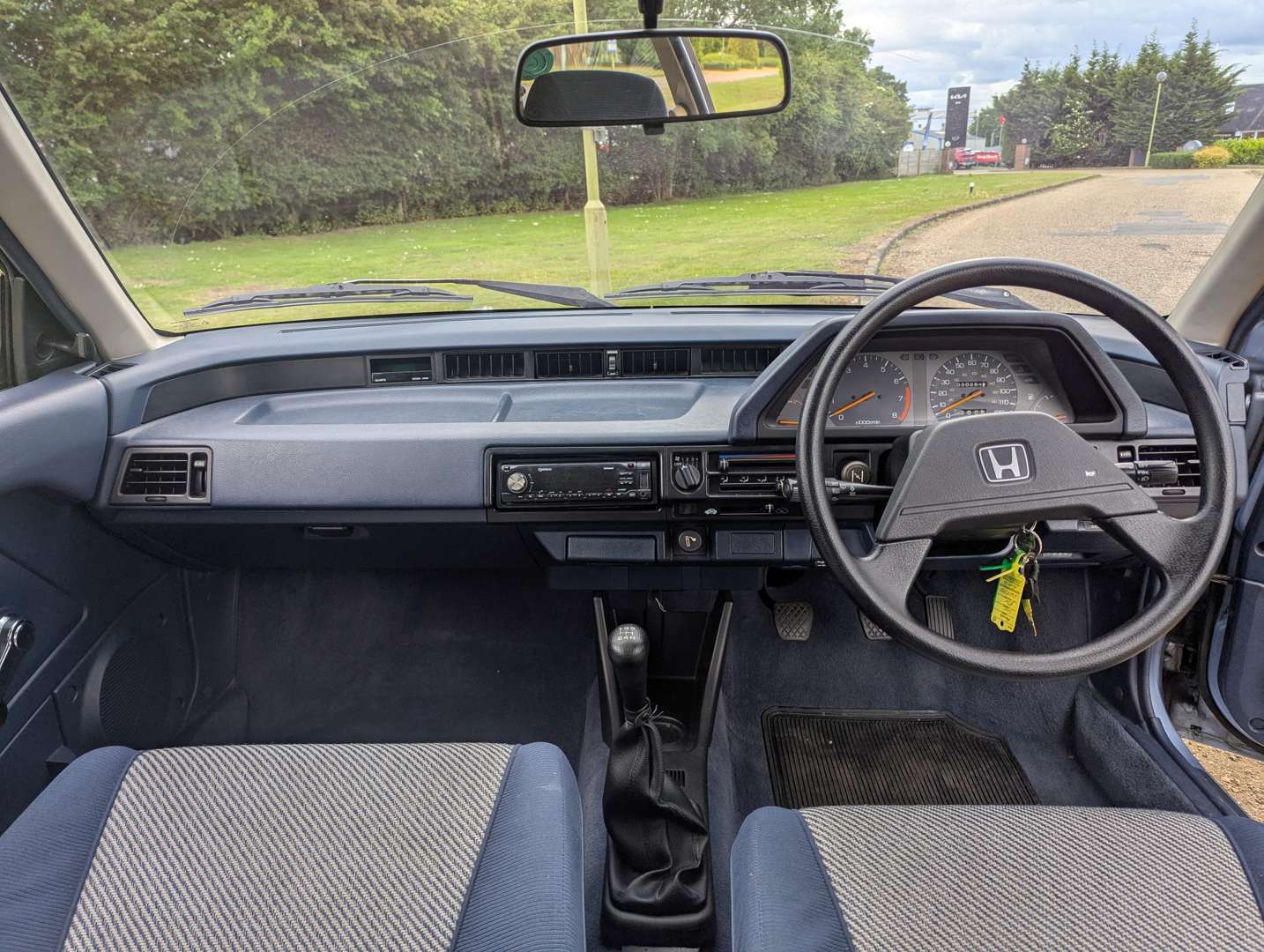 <p>1987 HONDA CIVIC MT</p>
