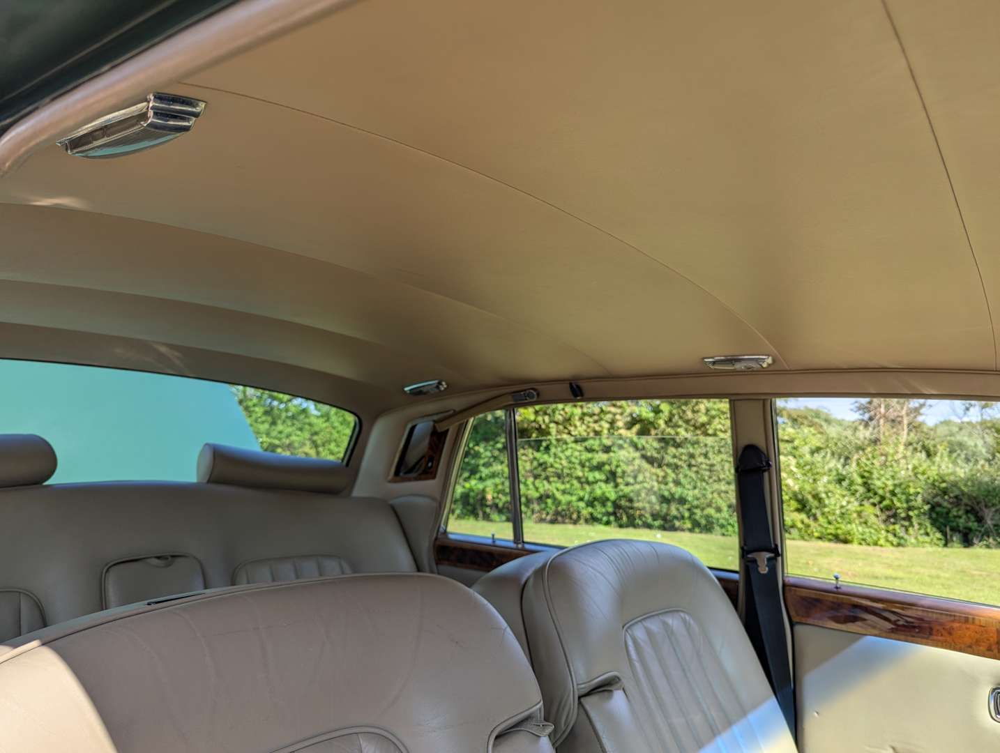 <p>1977 ROLLS ROYCE SILVER SHADOW I</p>