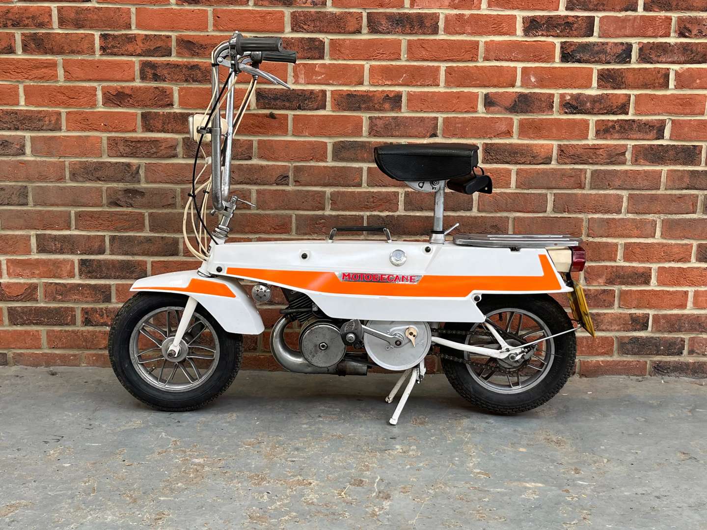 <p>1977 MOTOBECANE MOBYLETTE</p>