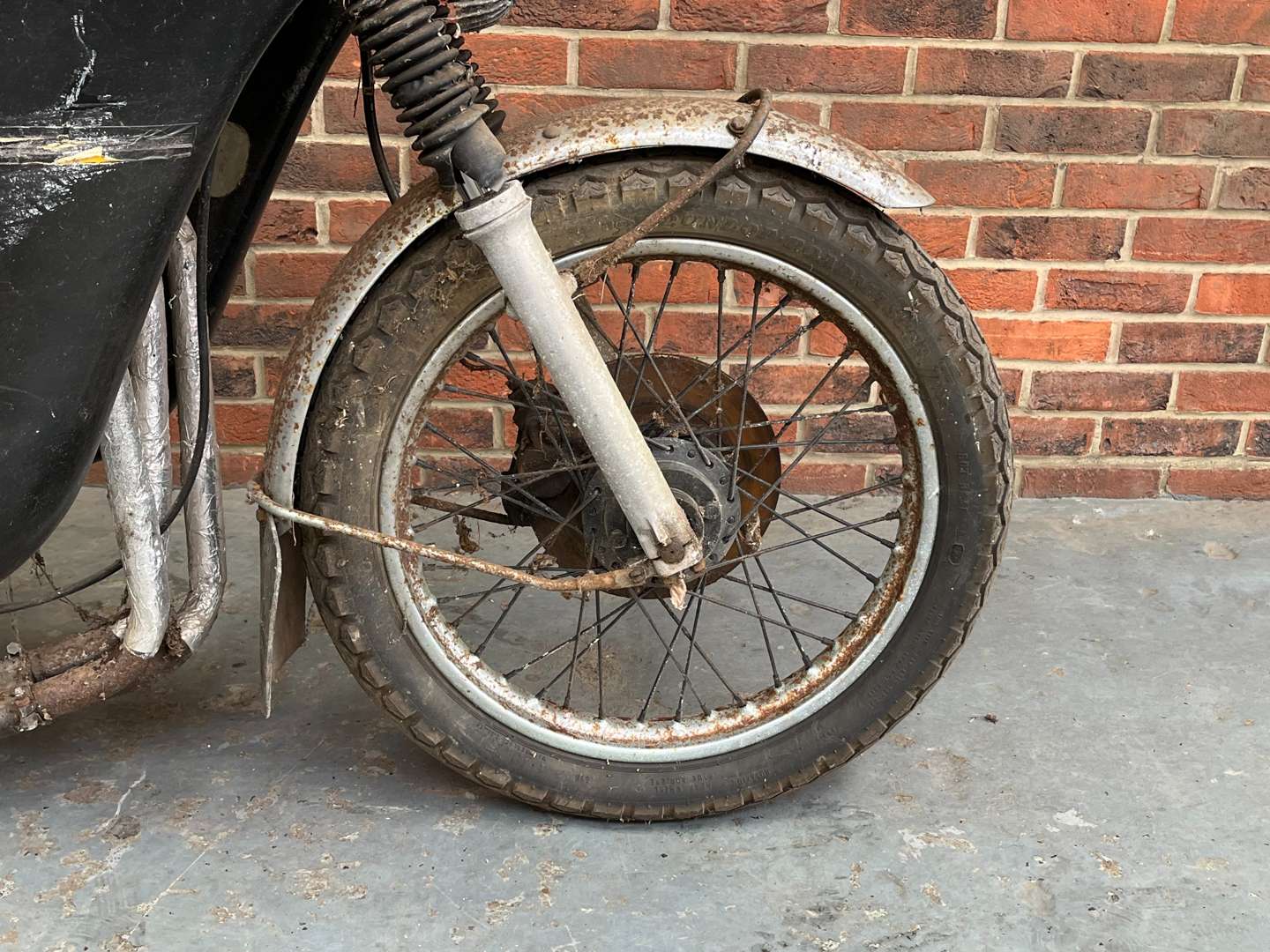 <p>1975 TRIUMPH BONNEVILLE 750CC</p>