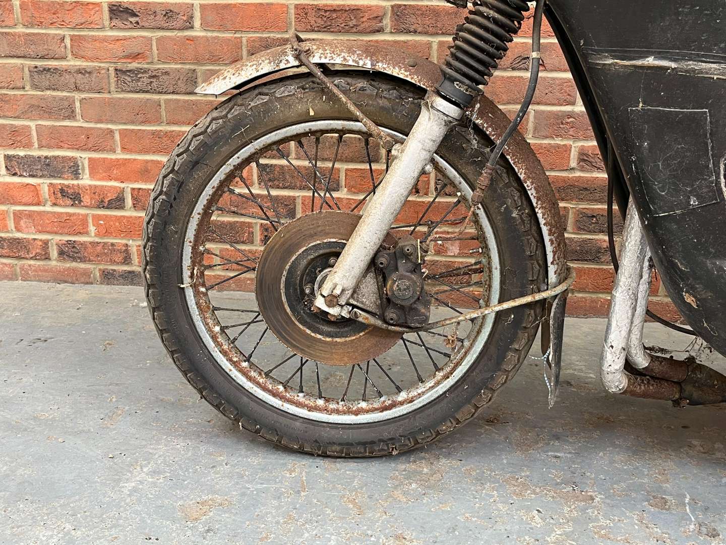 <p>1975 TRIUMPH BONNEVILLE 750CC</p>