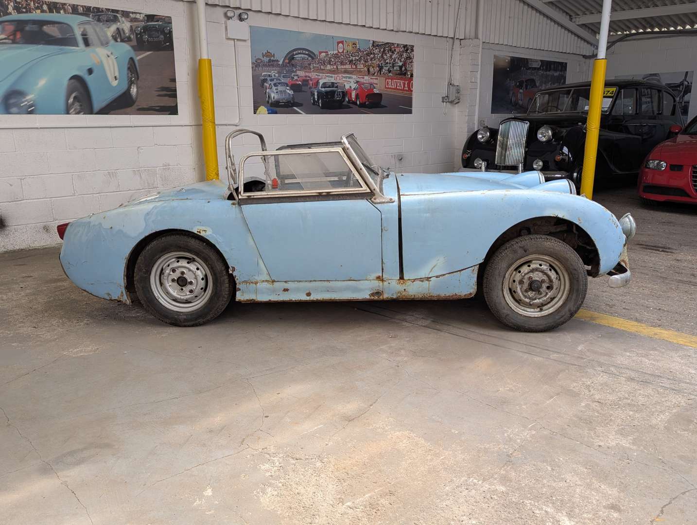 <p>1959 AUSTIN HEALEY FROGEYE SPRITE</p>