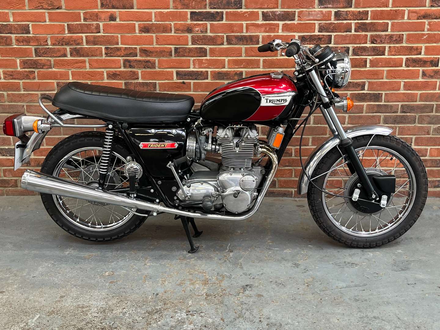<p>1971 TRIUMPH TRIDENT T150V</p>
