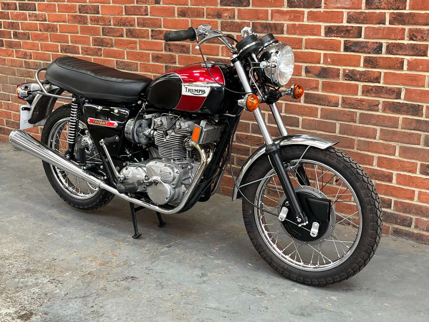 <p>1971 TRIUMPH TRIDENT T150V</p>