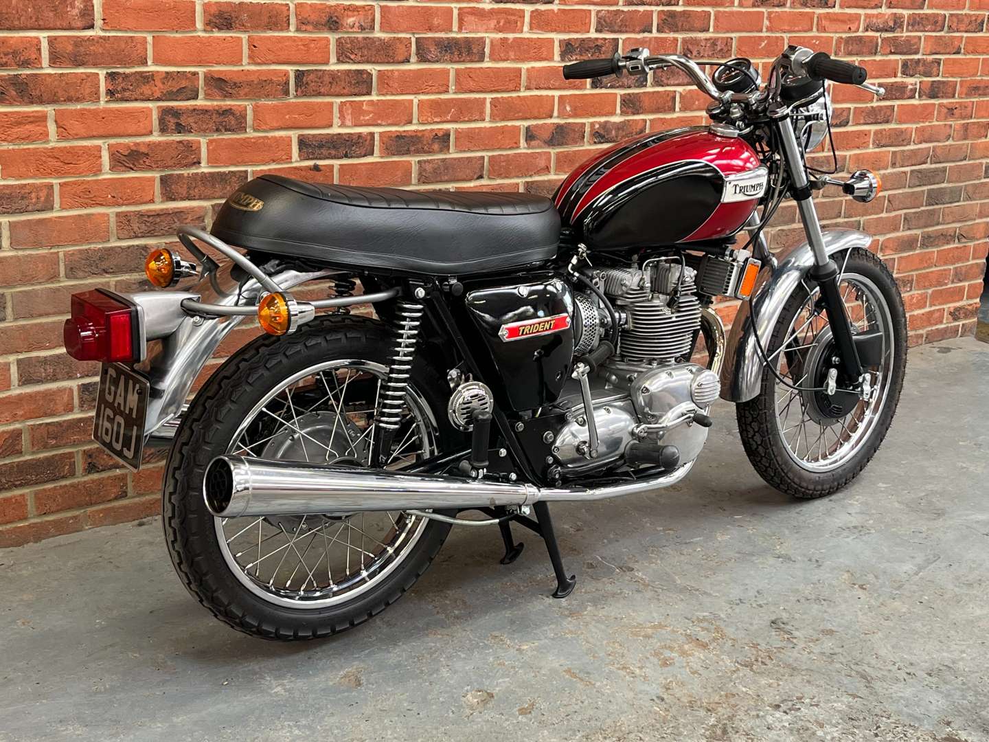 <p>1971 TRIUMPH TRIDENT T150V</p>