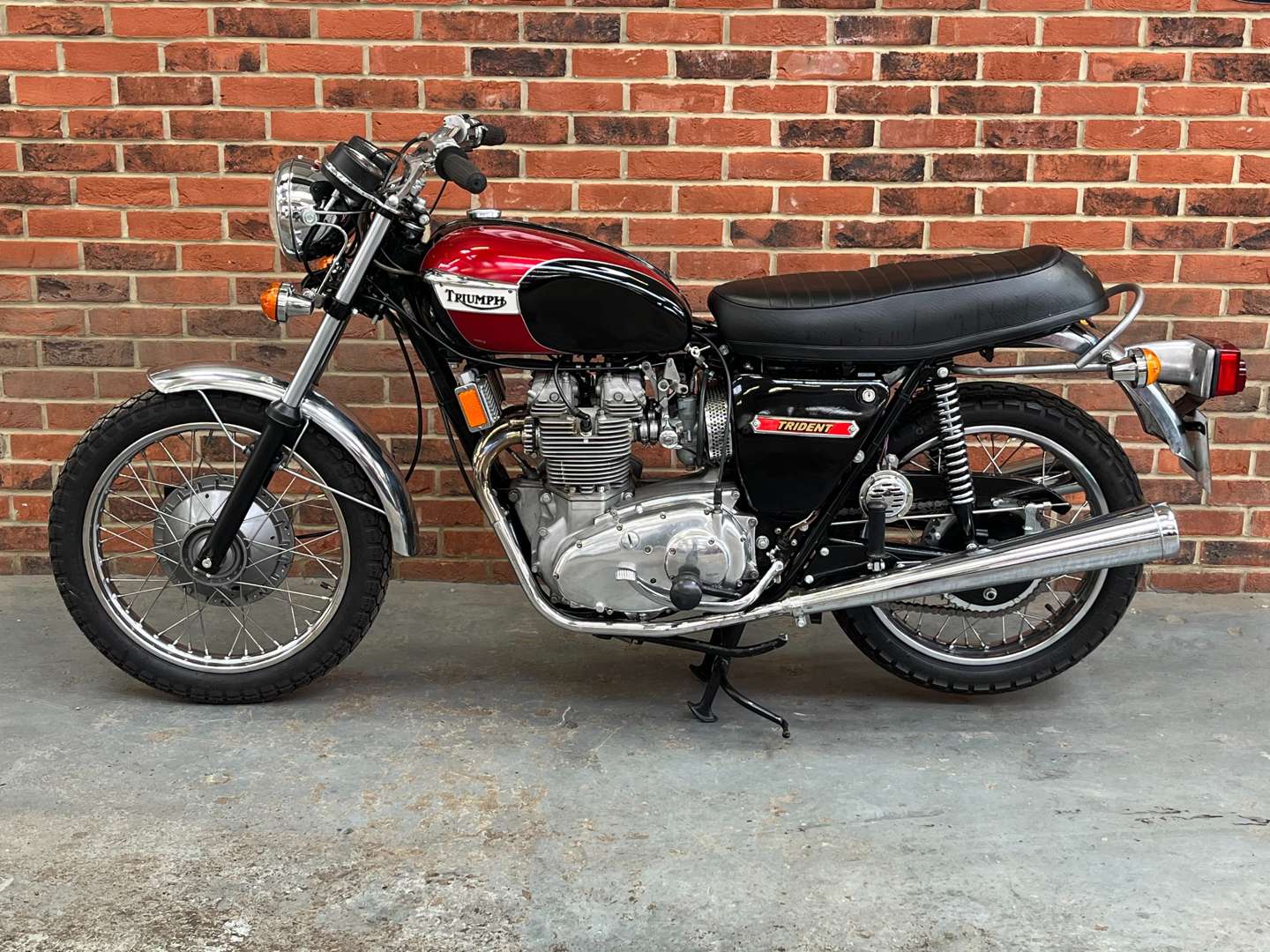 <p>1971 TRIUMPH TRIDENT T150V</p>