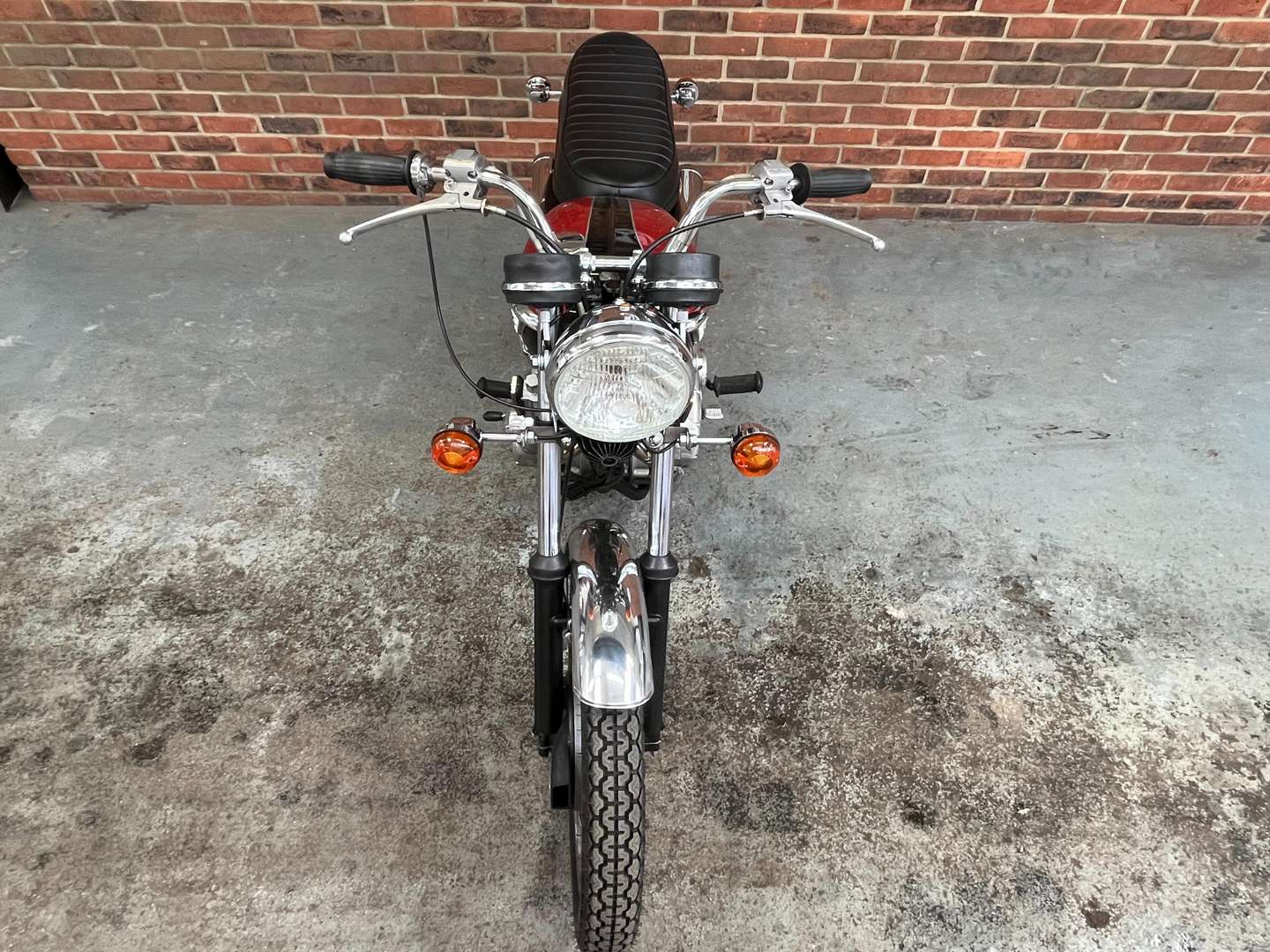 <p>1971 TRIUMPH TRIDENT T150V</p>