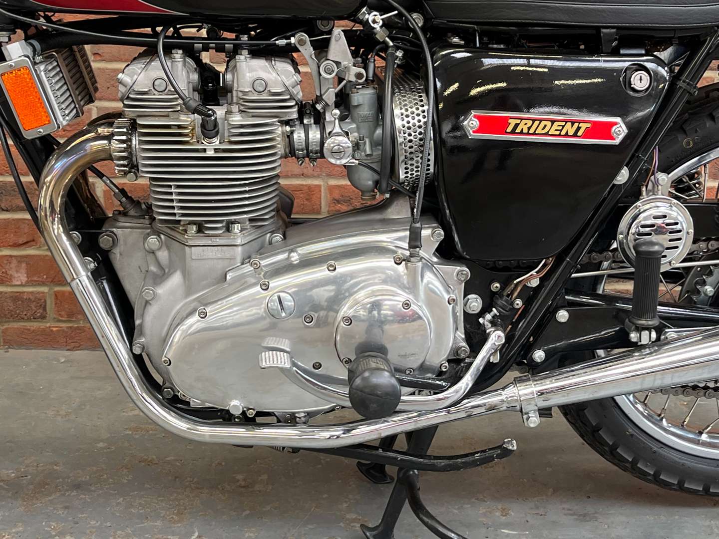 <p>1971 TRIUMPH TRIDENT T150V</p>