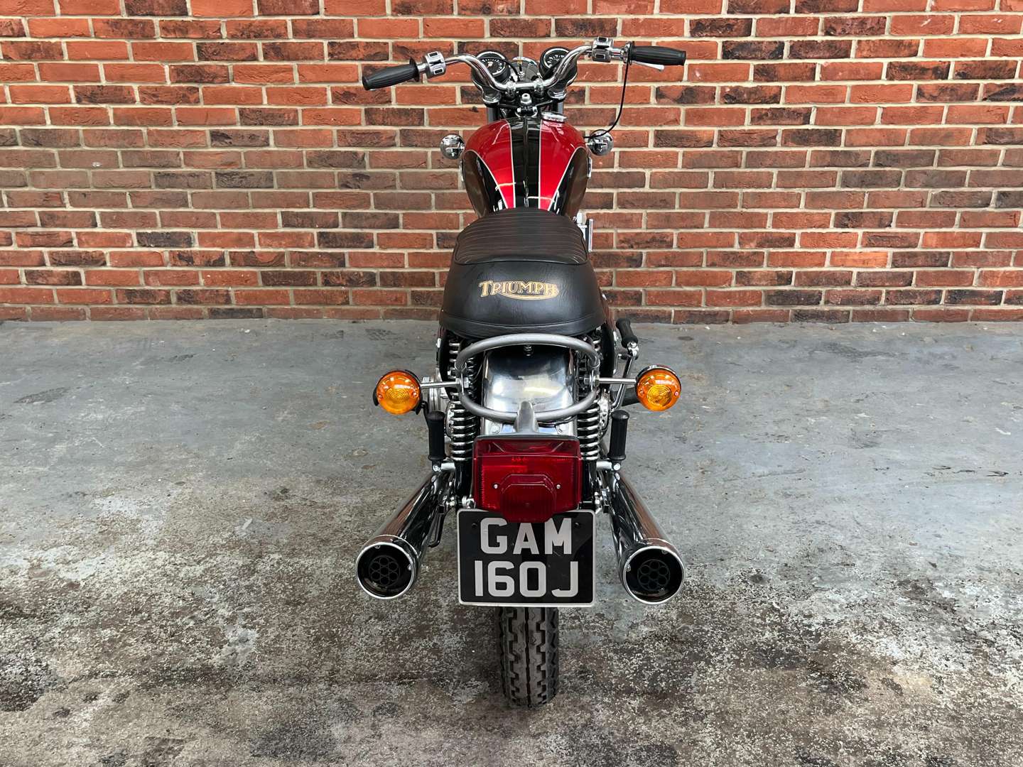 <p>1971 TRIUMPH TRIDENT T150V</p>
