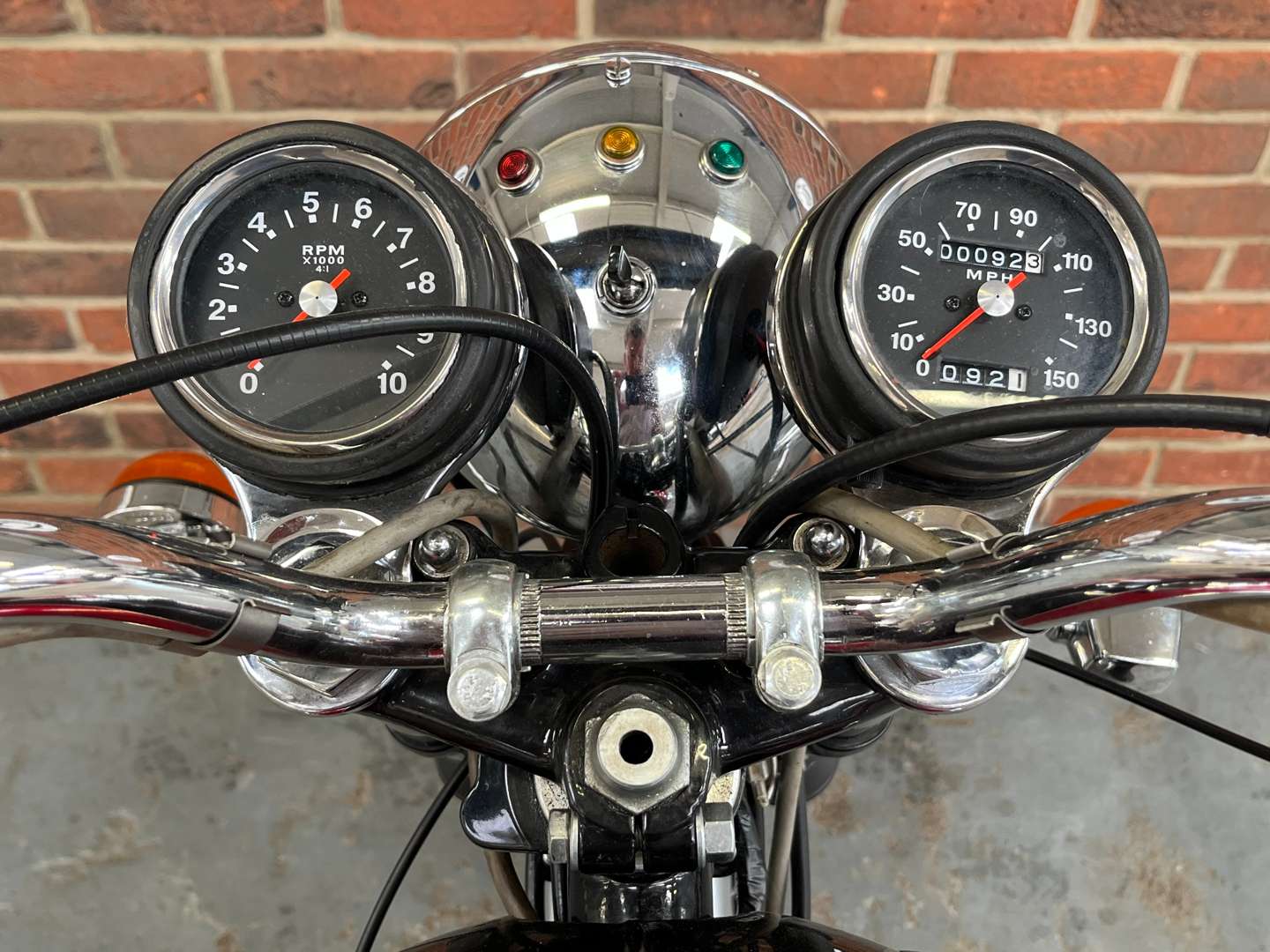 <p>1971 TRIUMPH TRIDENT T150V</p>