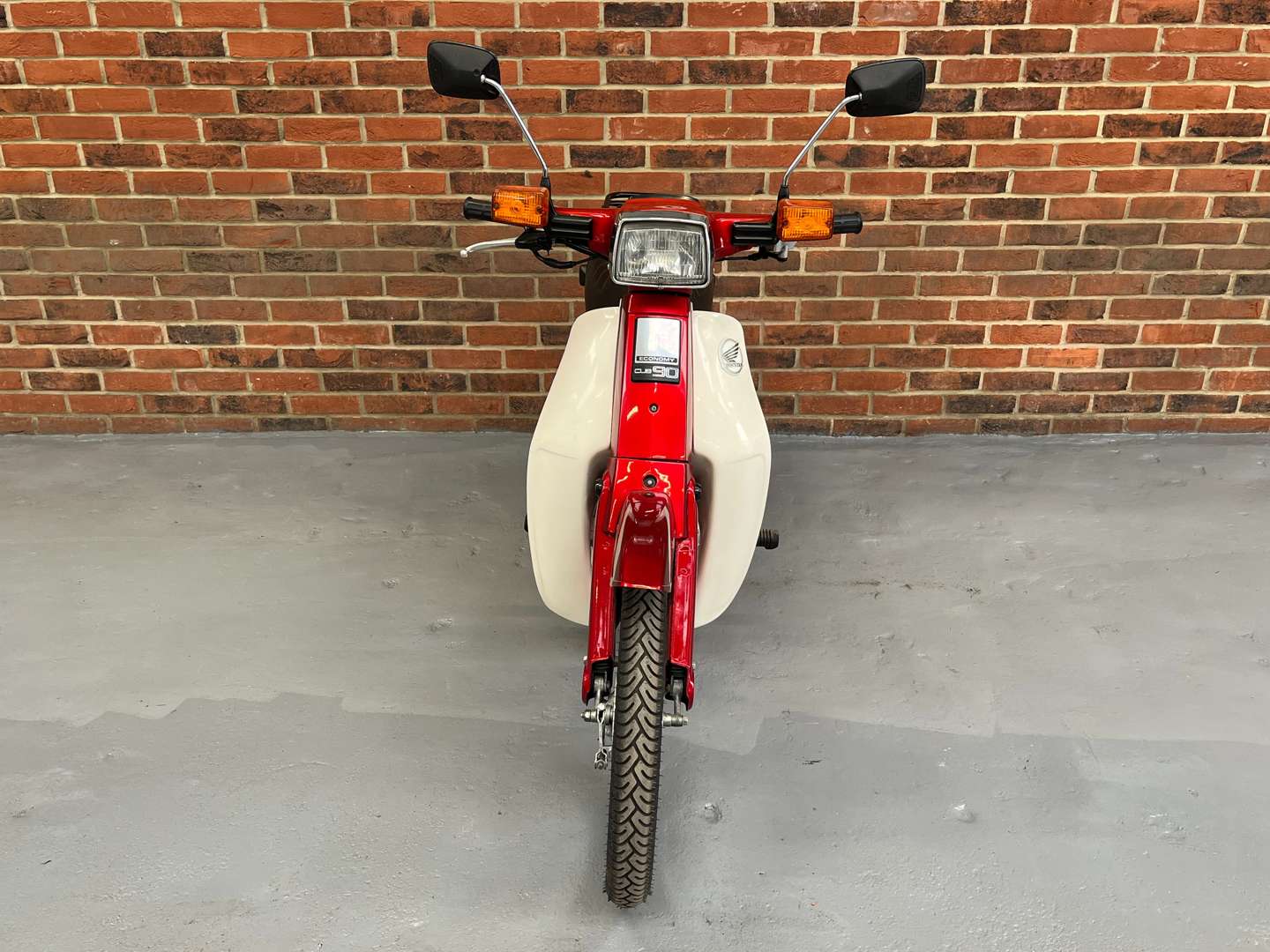 <p>1997 HONDA C90M</p>