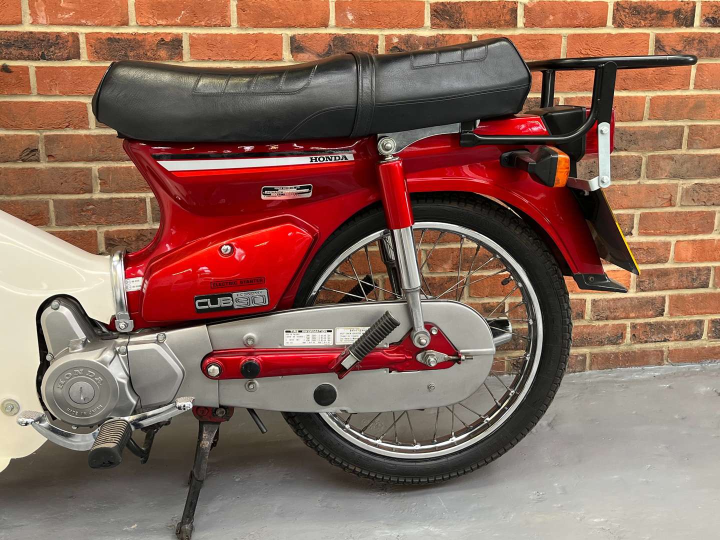<p>1997 HONDA C90M</p>
