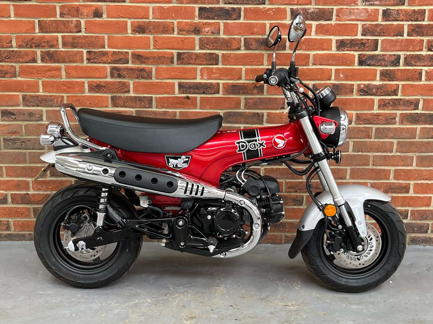 <p>2024 HONDA ST 125 DAX</p>