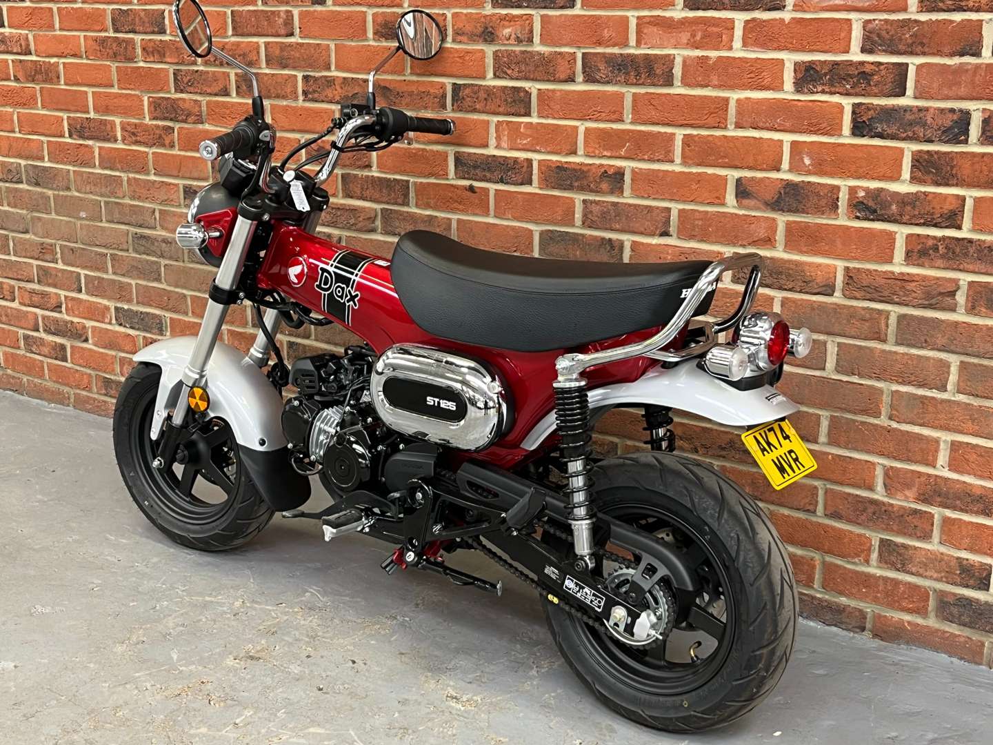 <p>2024 HONDA ST 125 DAX</p>