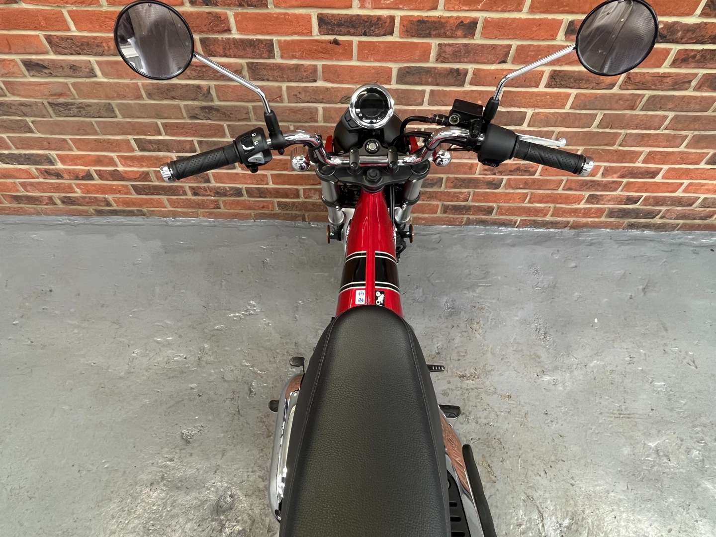<p>2024 HONDA ST 125 DAX</p>