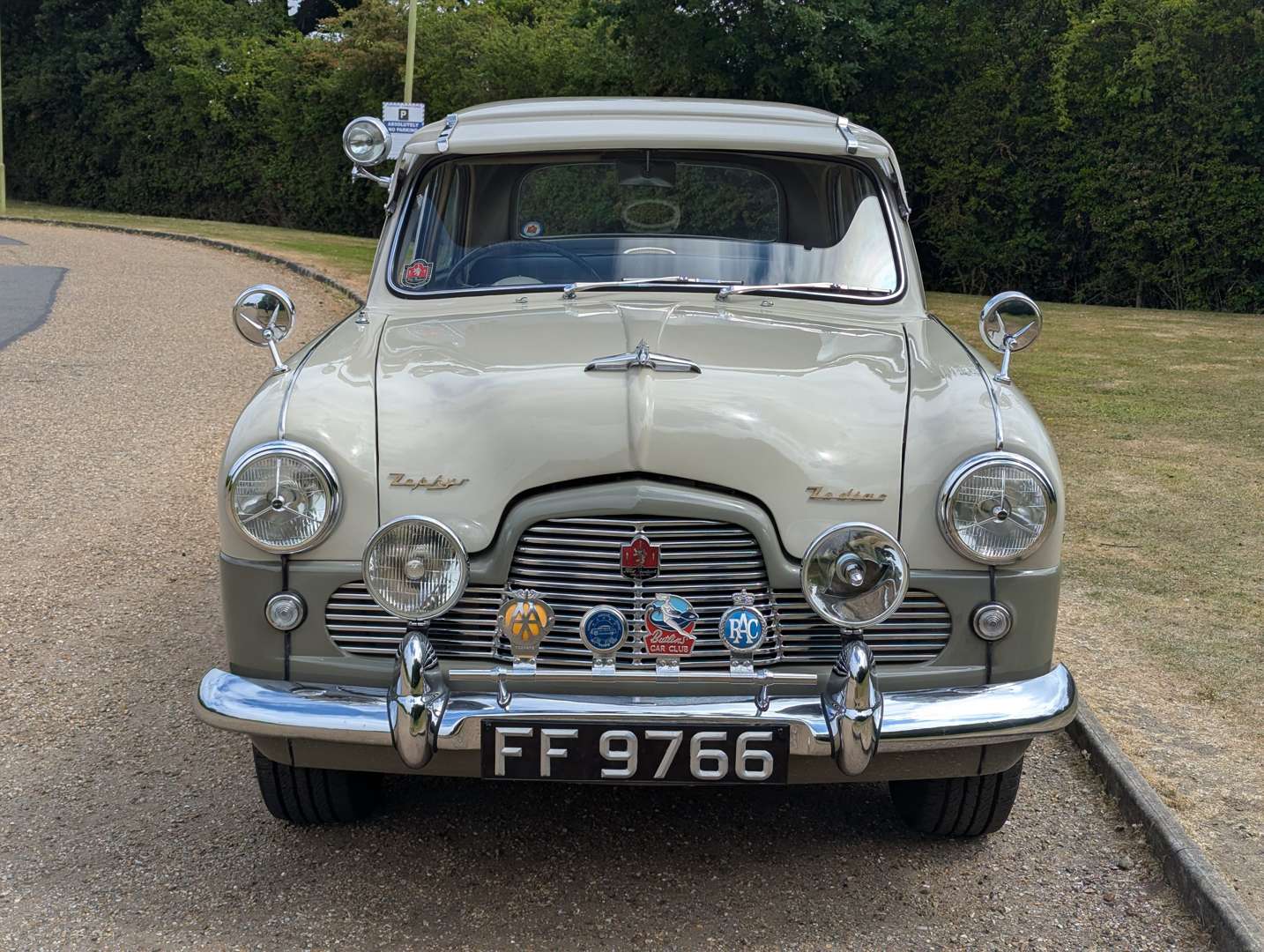 <p>1954 FORD ZEPHYR ZODIAC MKI</p>