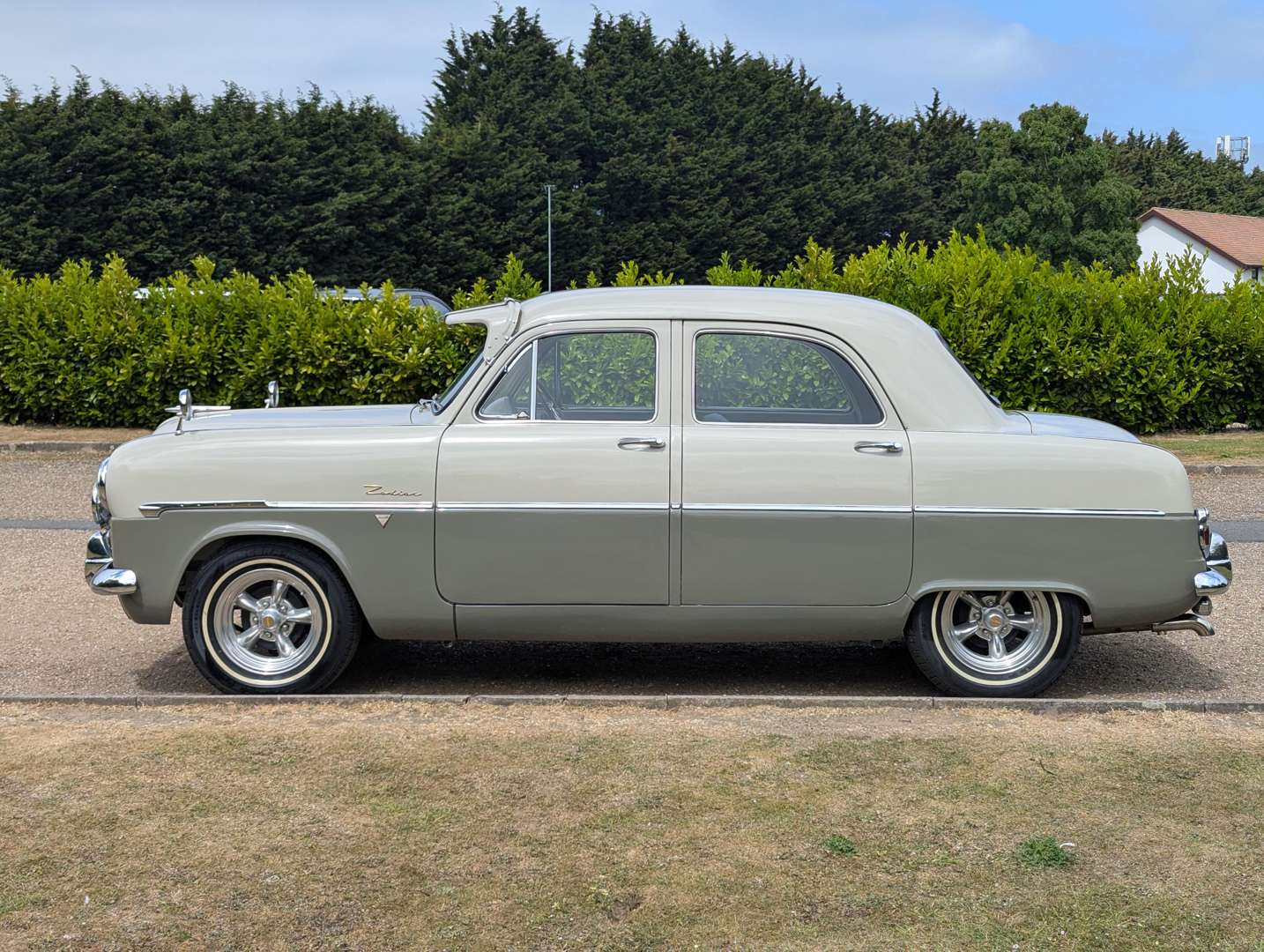 <p>1954 FORD ZEPHYR ZODIAC MKI</p>