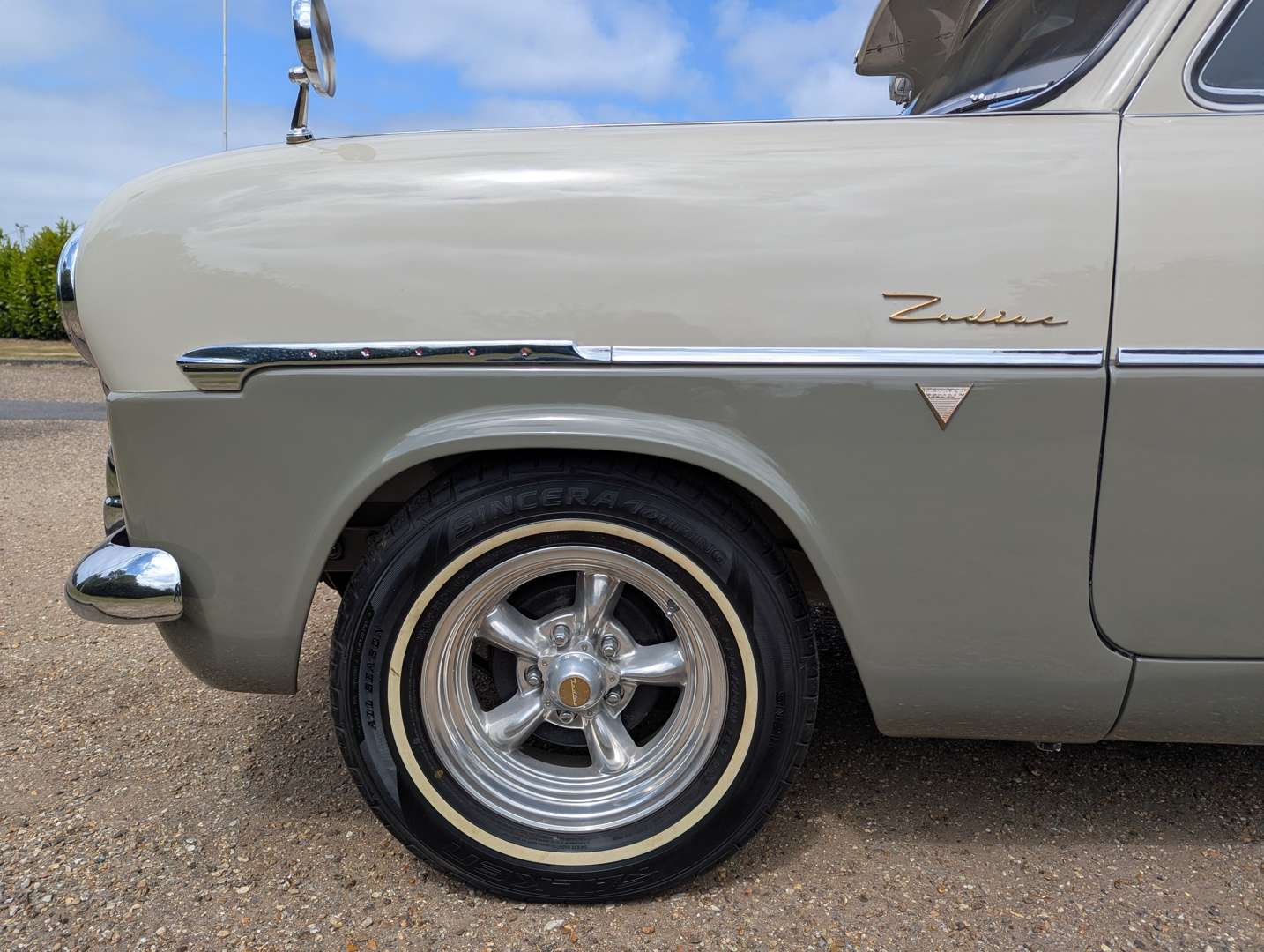 <p>1954 FORD ZEPHYR ZODIAC MKI</p>