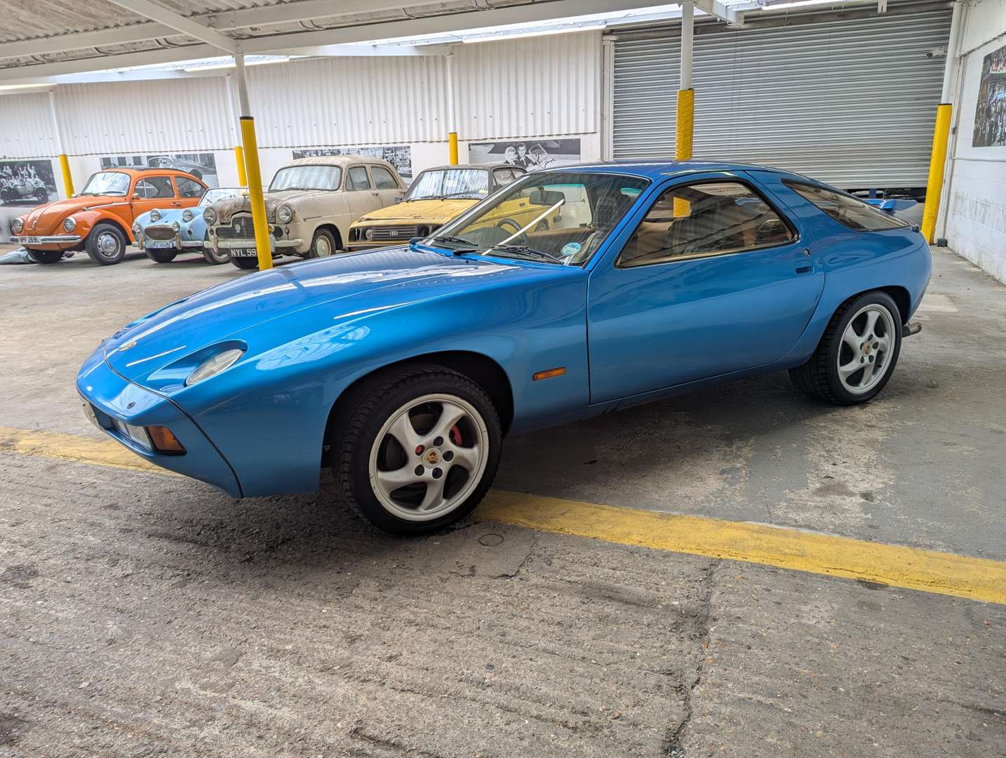 <p>1980 PORSCHE 928 MANUAL</p>