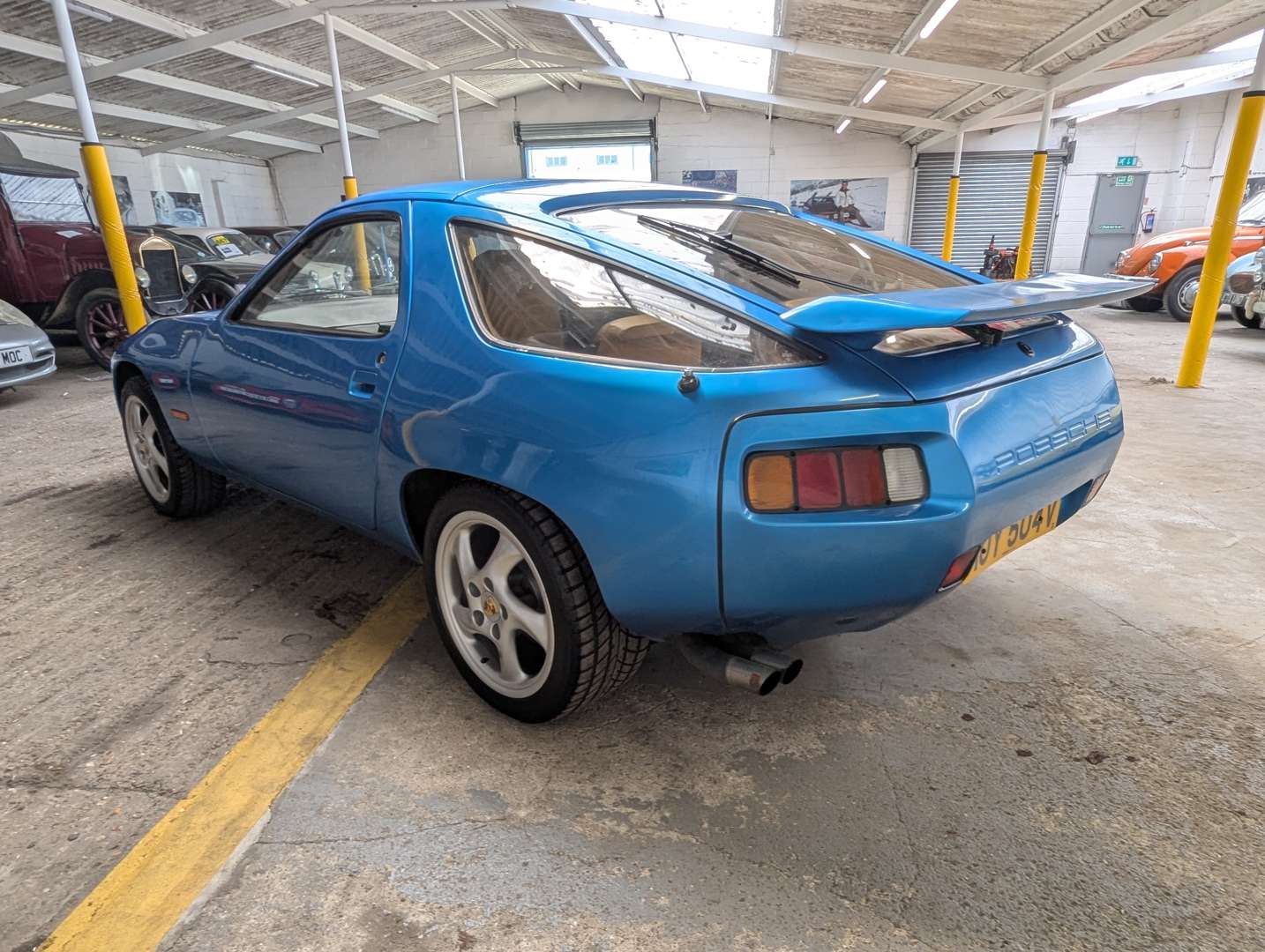 <p>1980 PORSCHE 928 MANUAL</p>