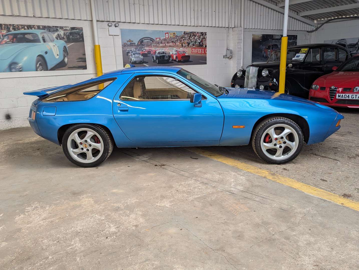 <p>1980 PORSCHE 928 MANUAL</p>