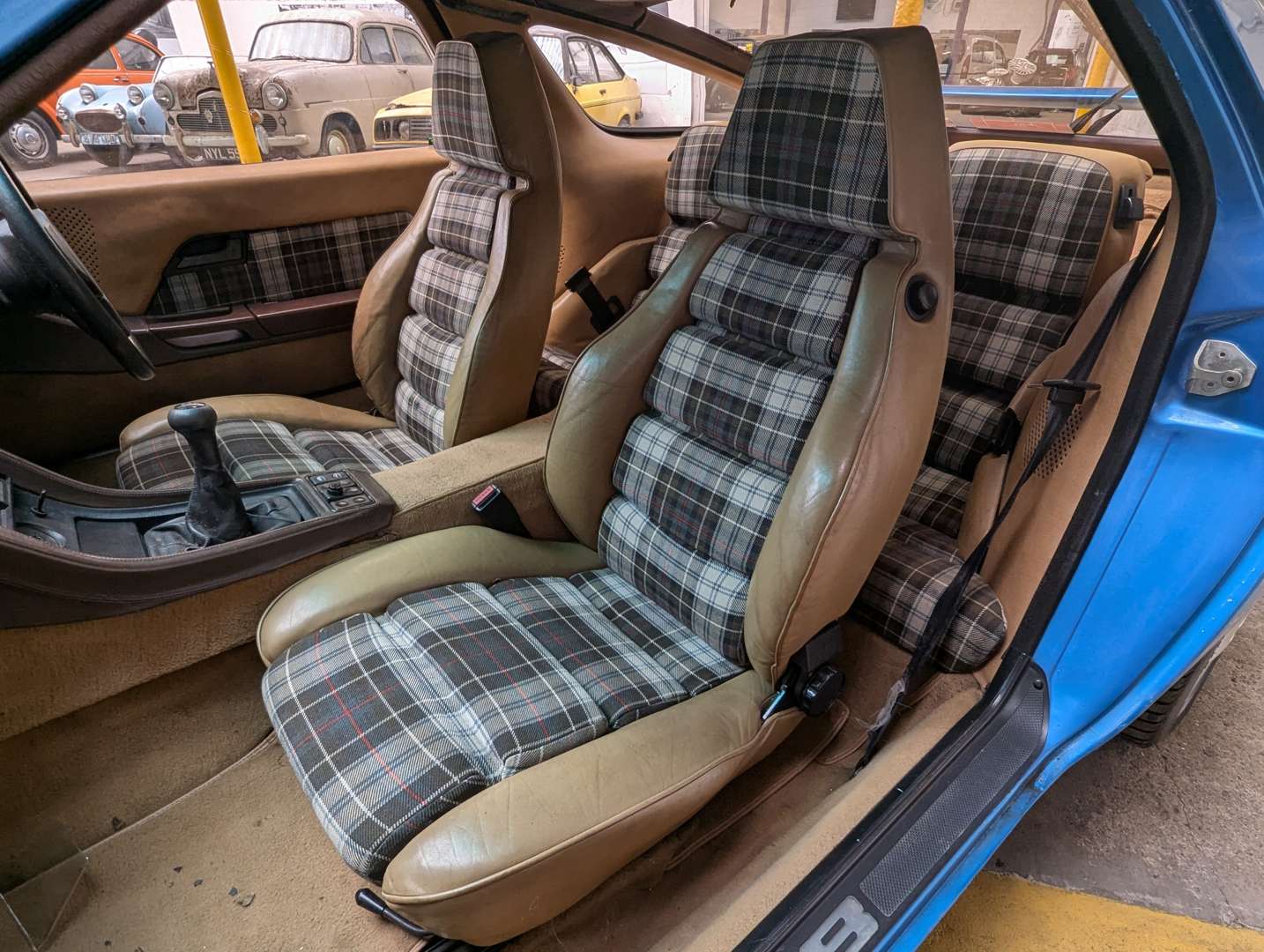 <p>1980 PORSCHE 928 MANUAL</p>