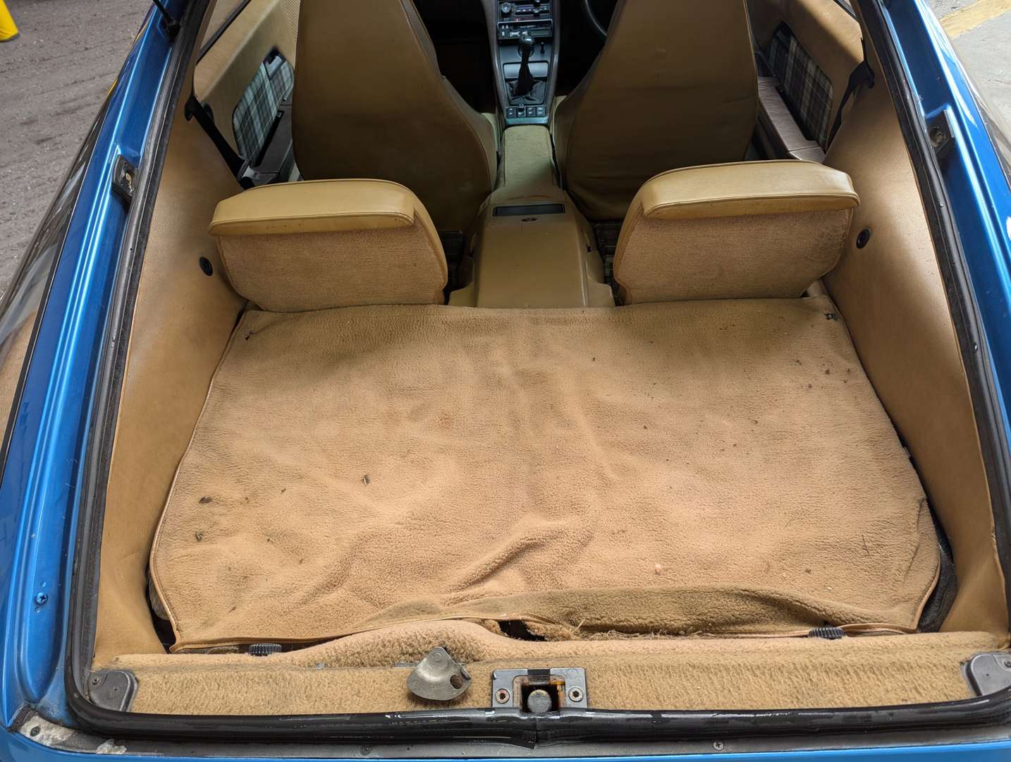 <p>1980 PORSCHE 928 MANUAL</p>
